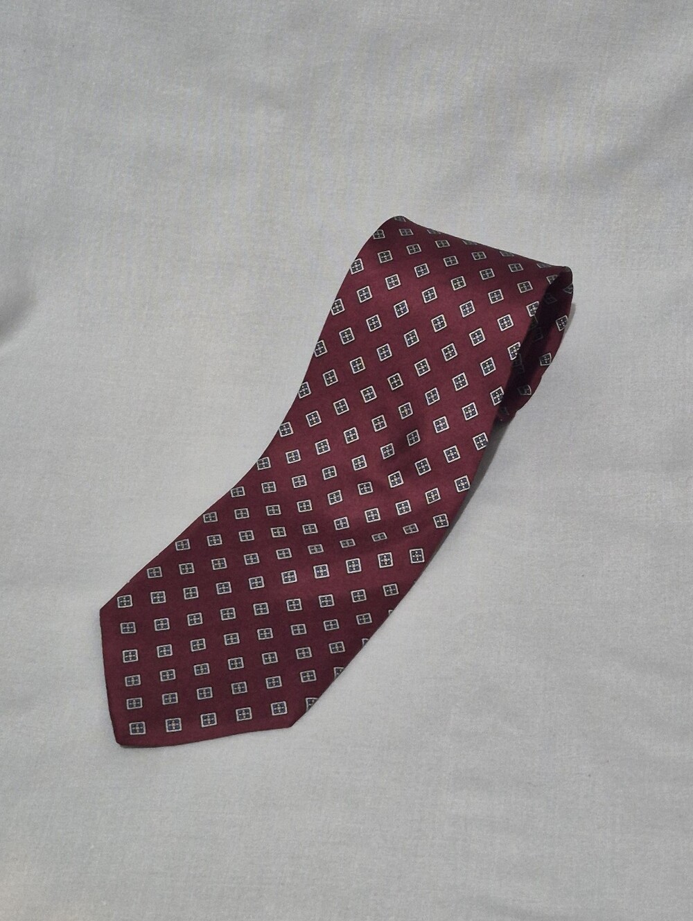 Carlo Columbo Men's Burgundy Geometric Silk Tie - Elegant Formal Accessory